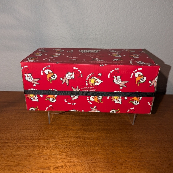 RAE DUNN LOONEY TUNES "MERRY CHRISTMAS" MUG  & TWEETY BIRD ORNAMENT NIB NEW - Picture 6 of 6